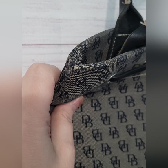 EUC Dooney and Bourke leather and canvas Monogram shoulder bag - Picture 11 of 16